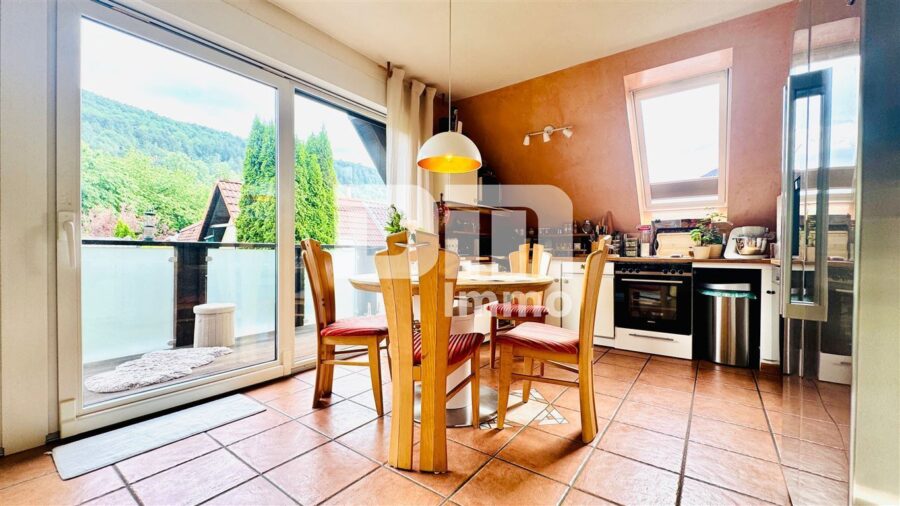 Hochwertiges 1-2 Familienhaus mit Nebengebäude in begehrter Lage mit vielen Extras - OG / DG Offener Küchenbereich / EBK /Zugang Balkon